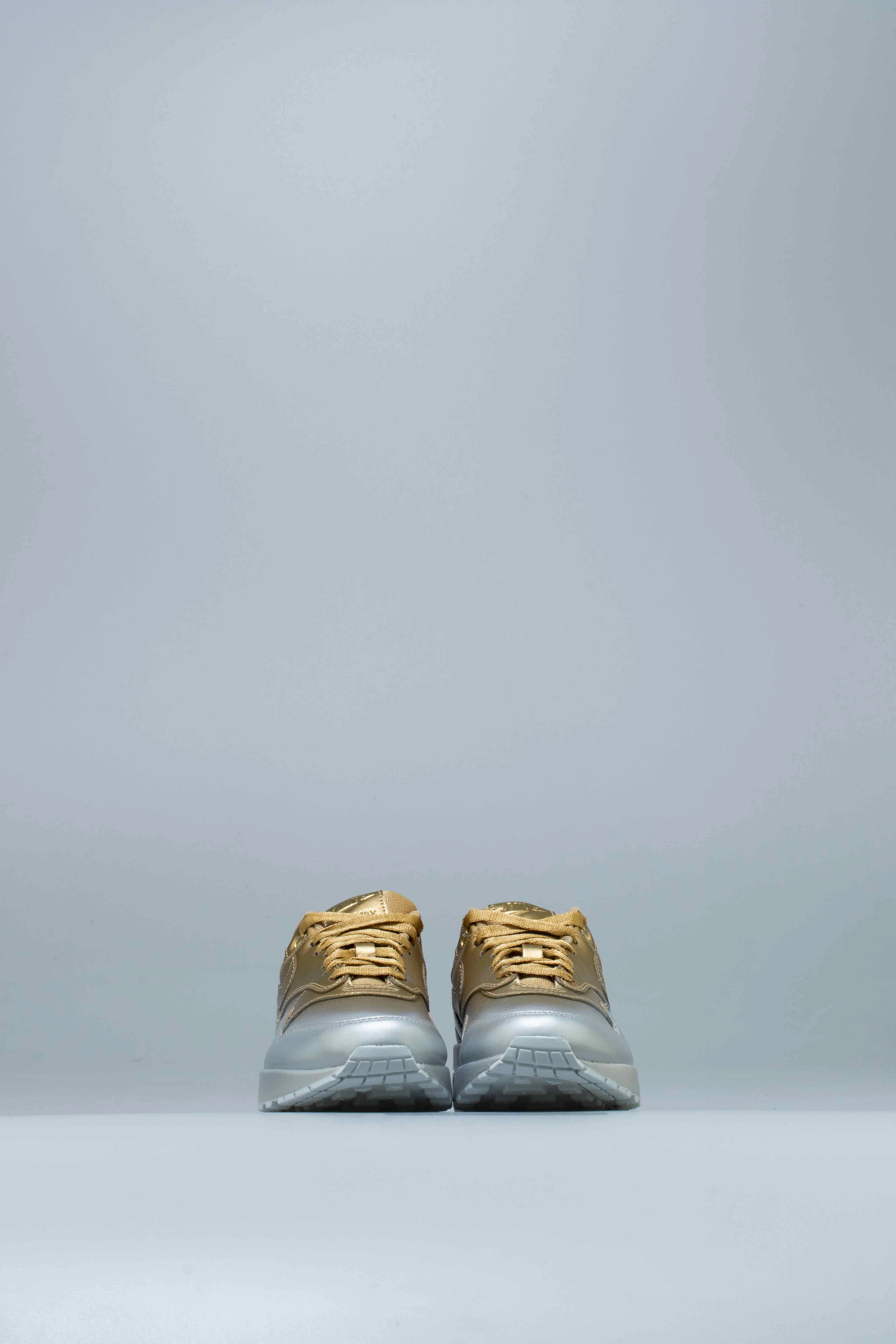 Air Max 1 LX Spray Paint Womens Shoe - Metallic Silver/Metallic Gold