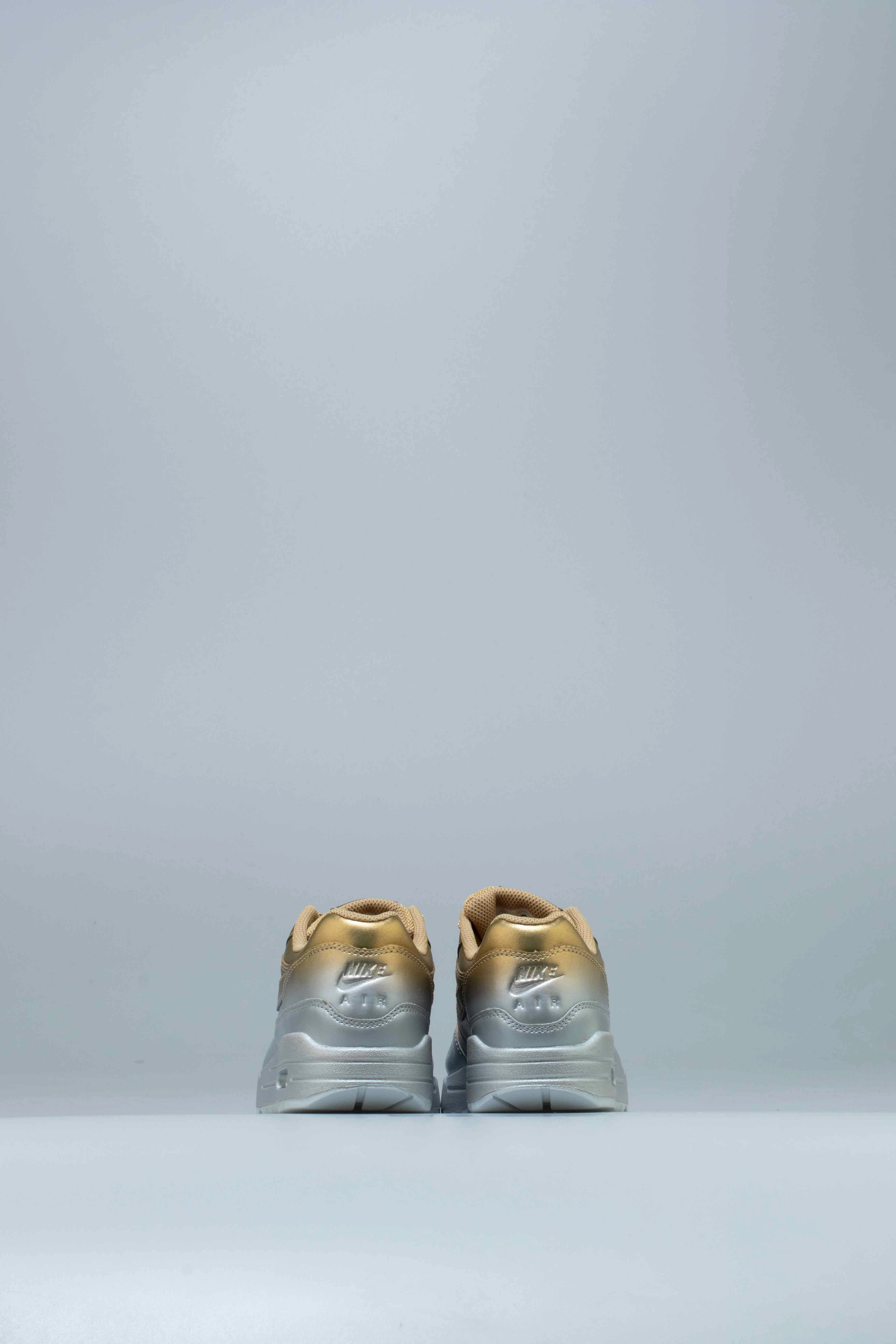 Air Max 1 LX Spray Paint Womens Shoe - Metallic Silver/Metallic Gold
