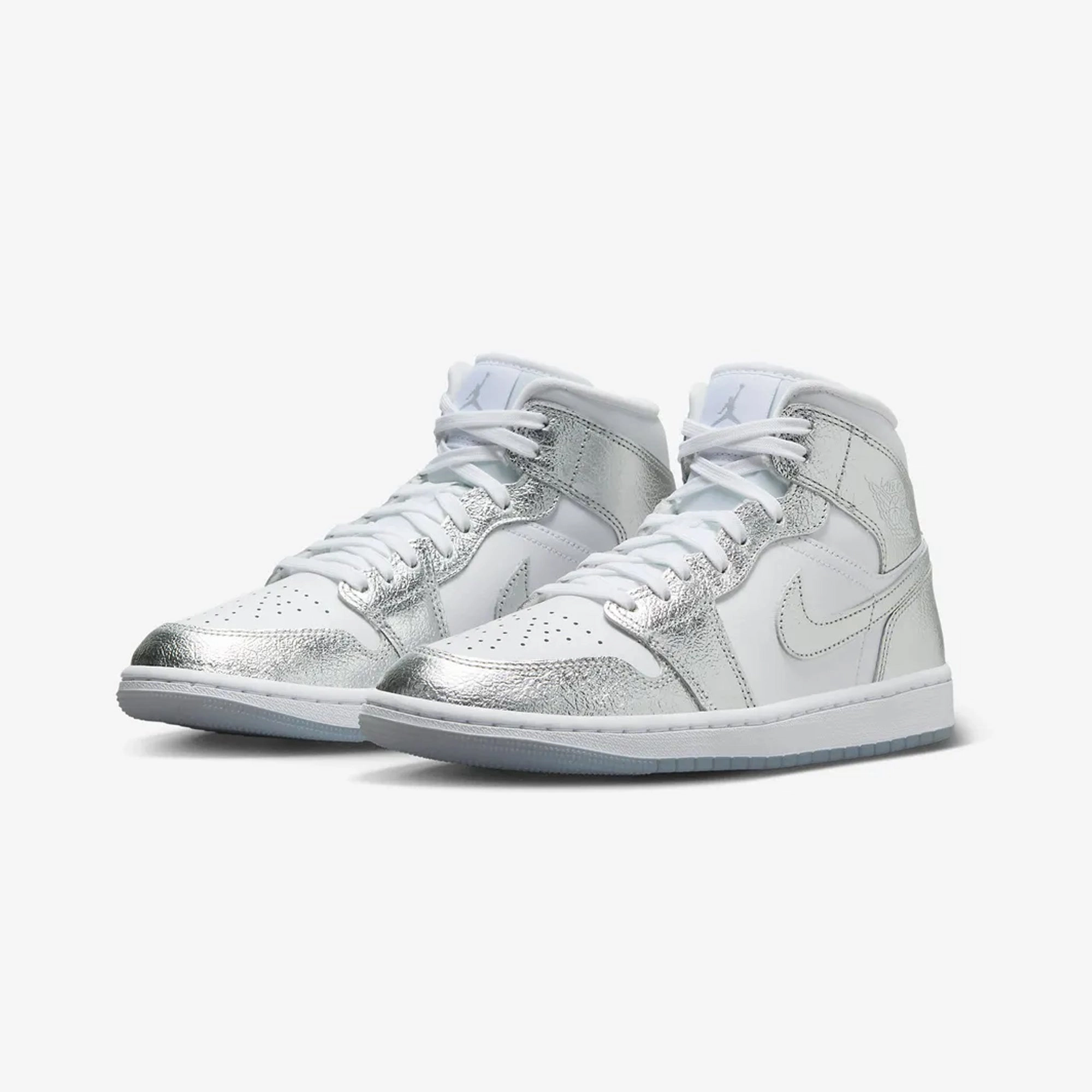 Jordan | AIR JORDAN 1 MID SE  { WHITE/METALLIC SILVER-WOLF GREY