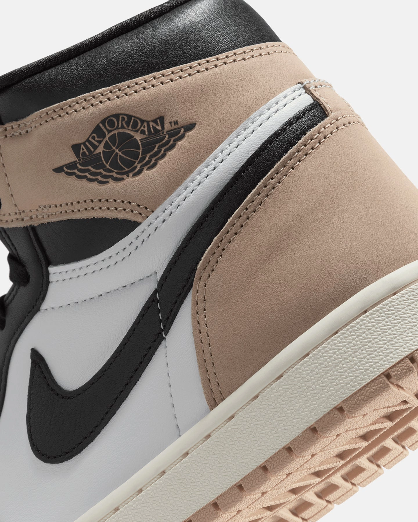 Jordan Women's Air Jordan Retro High OG Latte Black/Legend MD Brown