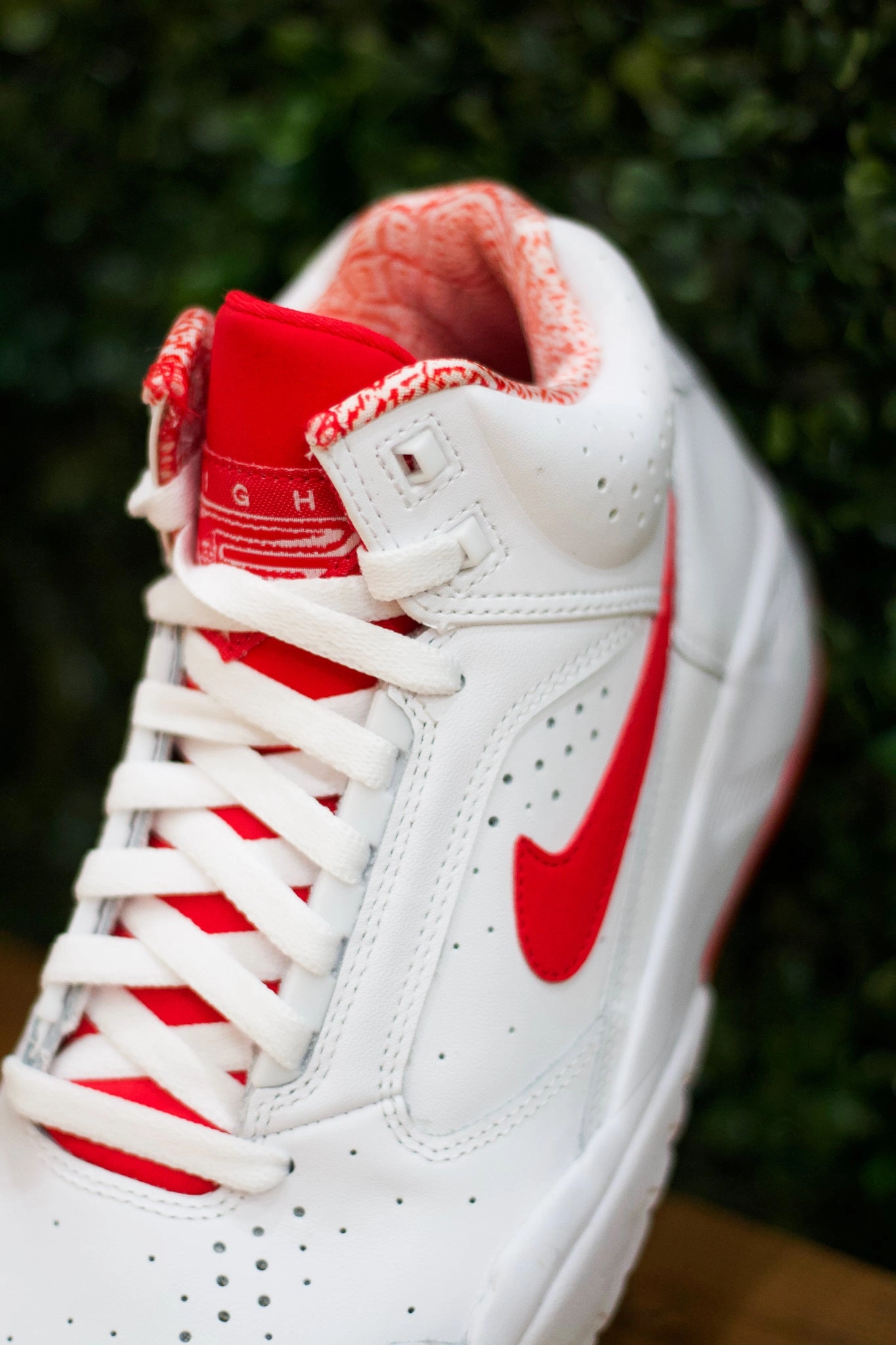 NIKE AIR FLIGHT LITE MID WHITE/UNI RED