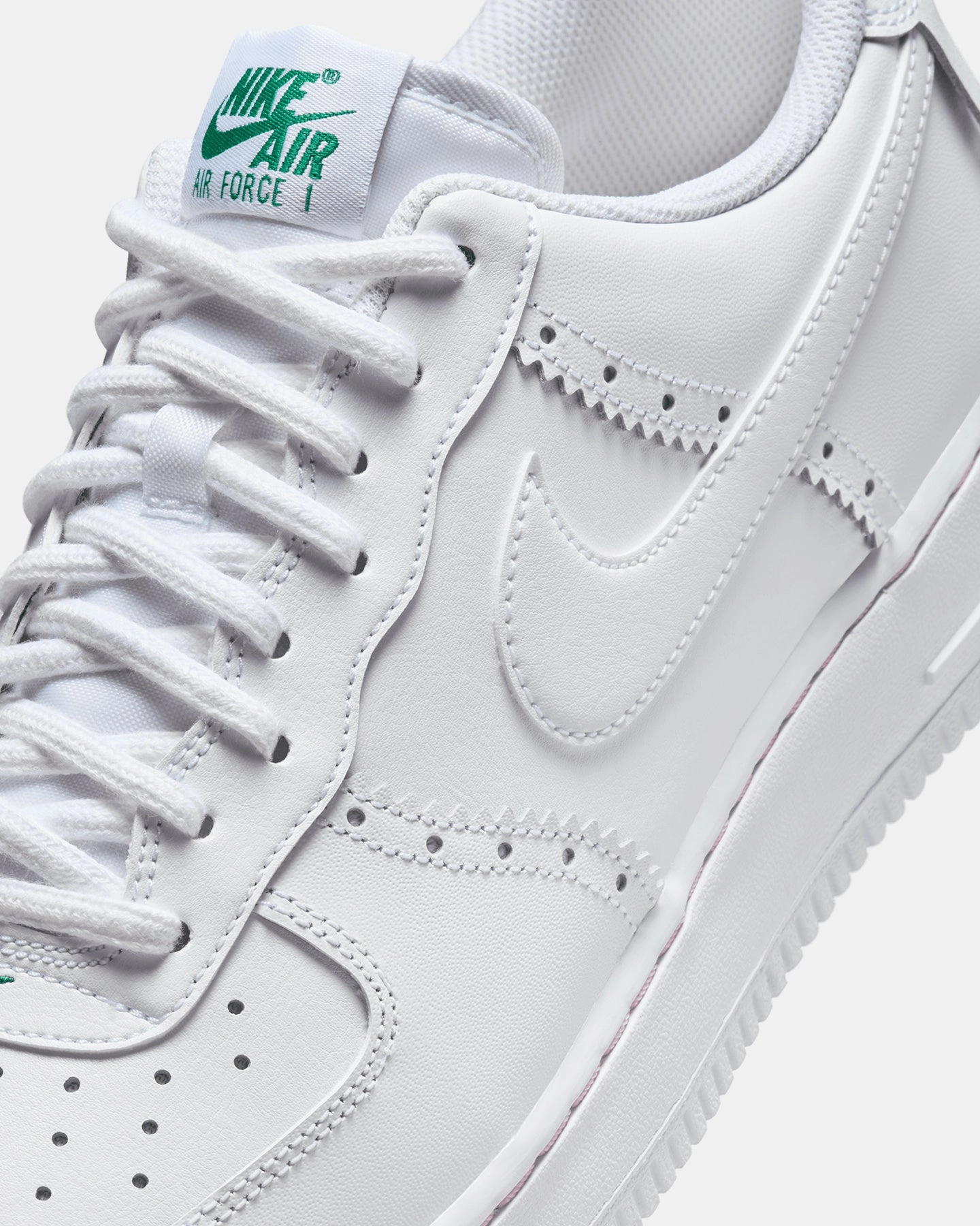 Nike Air Force 1 '07 LV8 Brogue White/White-Med Soft Pink