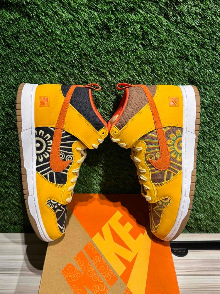 Nike Dunk High PRM Somos Familia Sz 10..