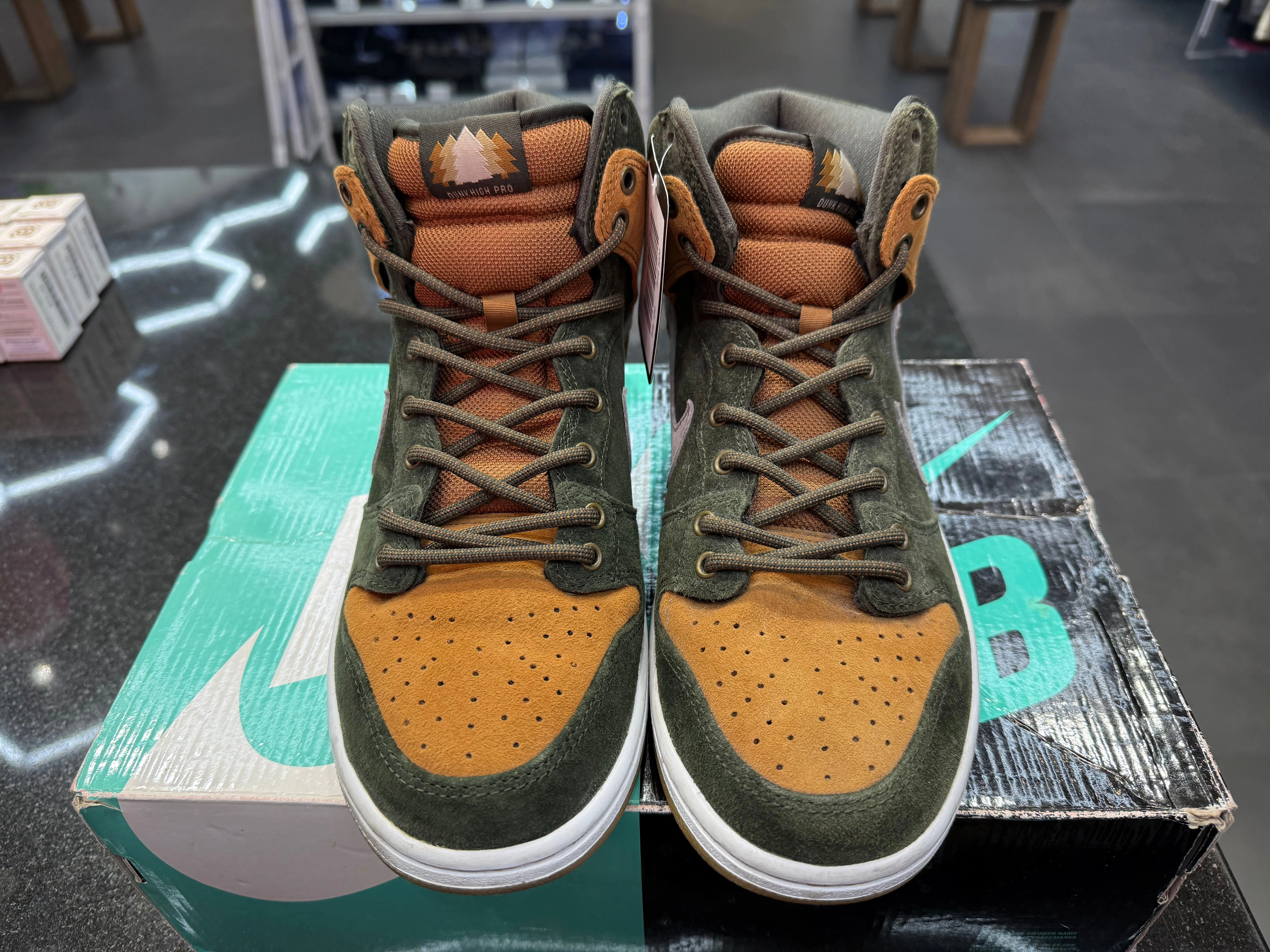 PRE OWNED Nike SB Dunk High Homegrown Ale Brown