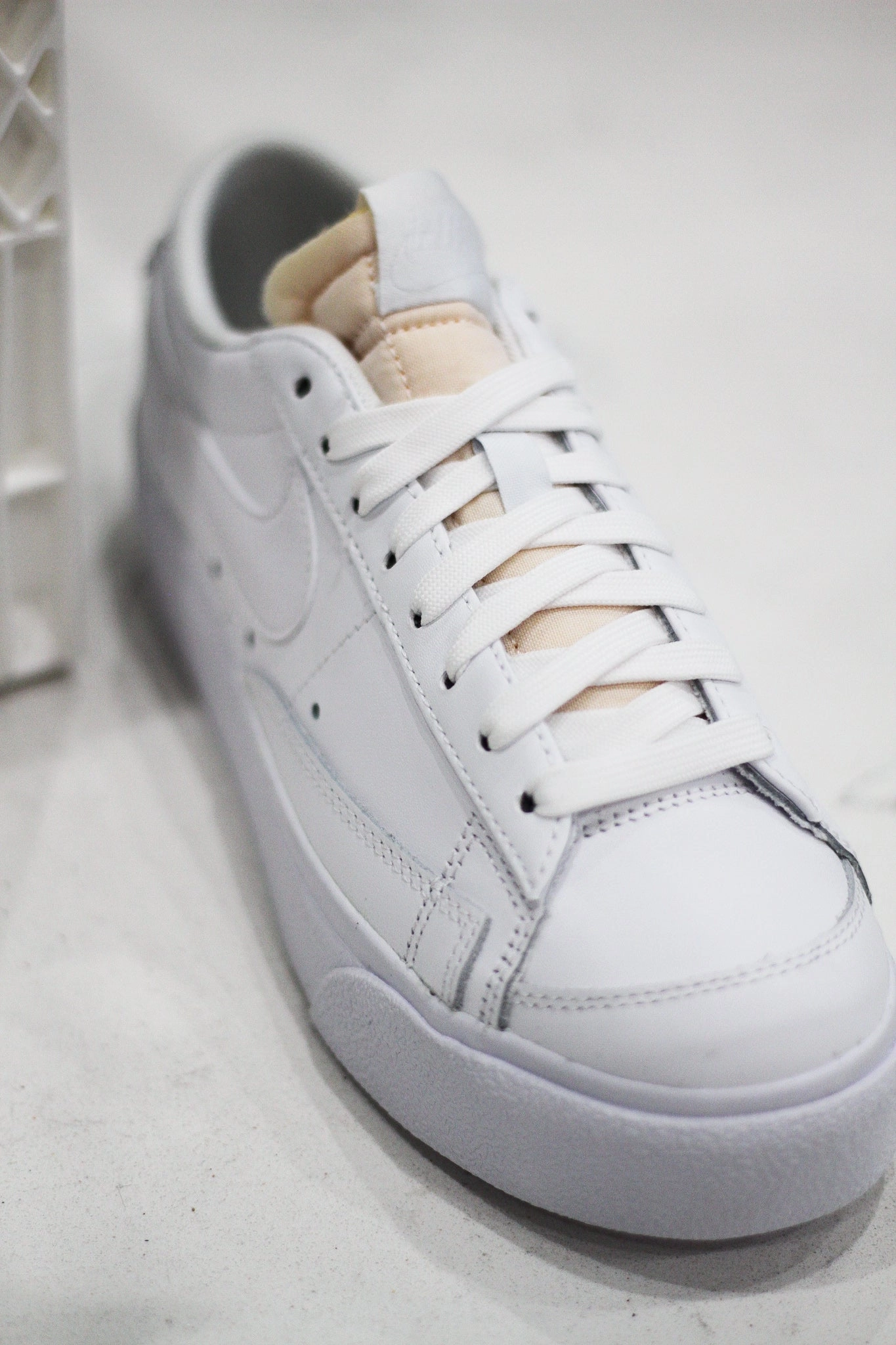 W BLAZER LOW PLATFORM WHITE