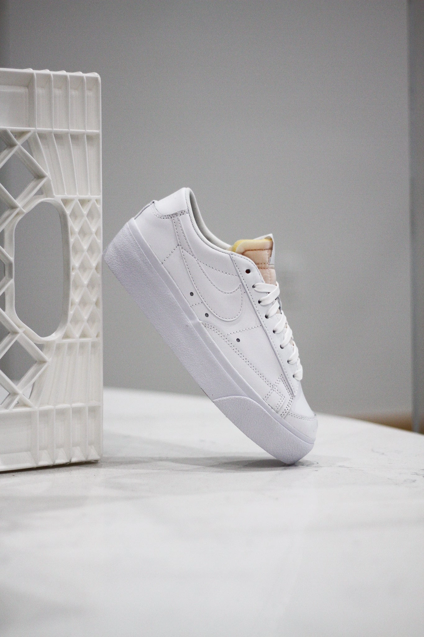 W BLAZER LOW PLATFORM WHITE