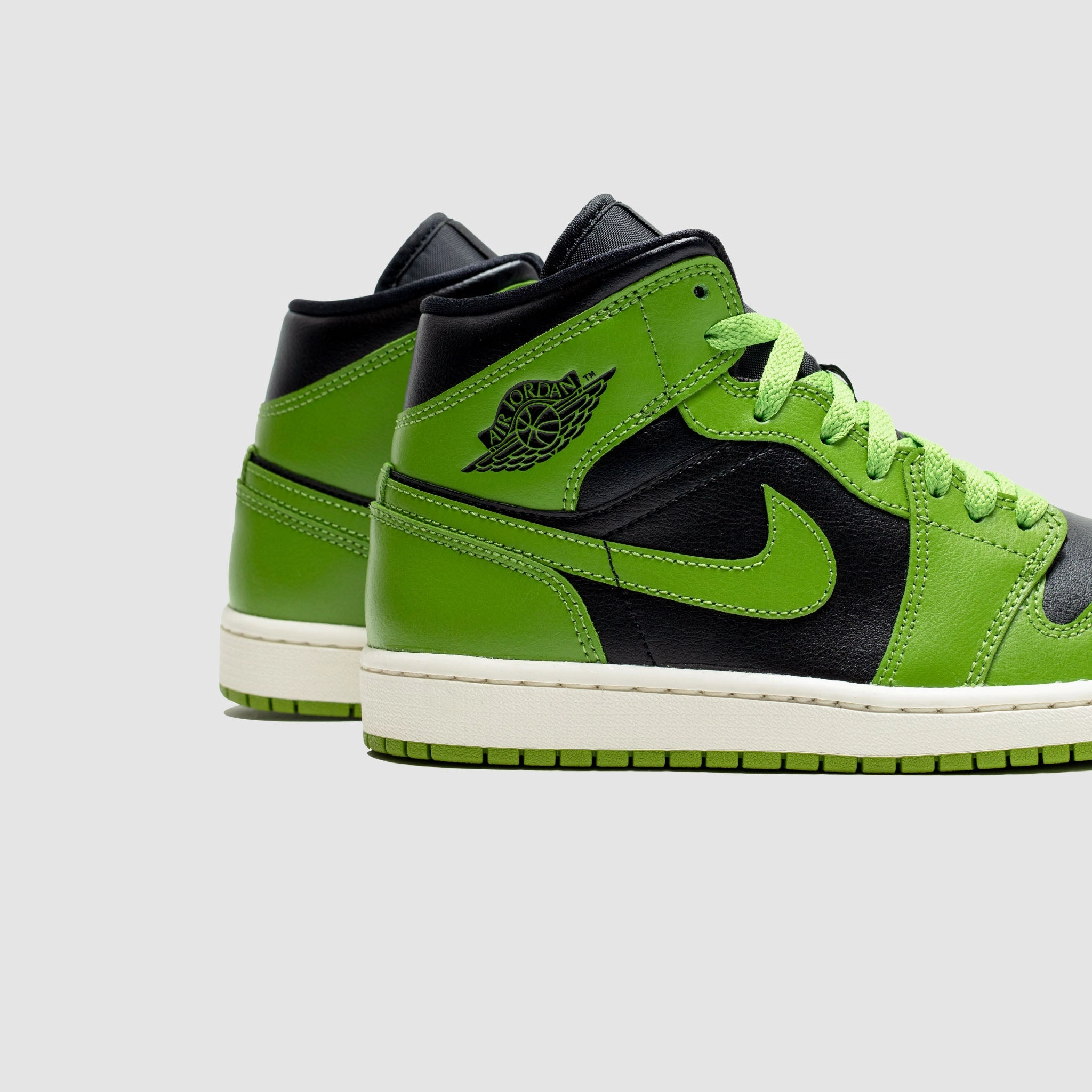 WMNS AIR JORDAN 1 MID SE ALTITUDE GREEN