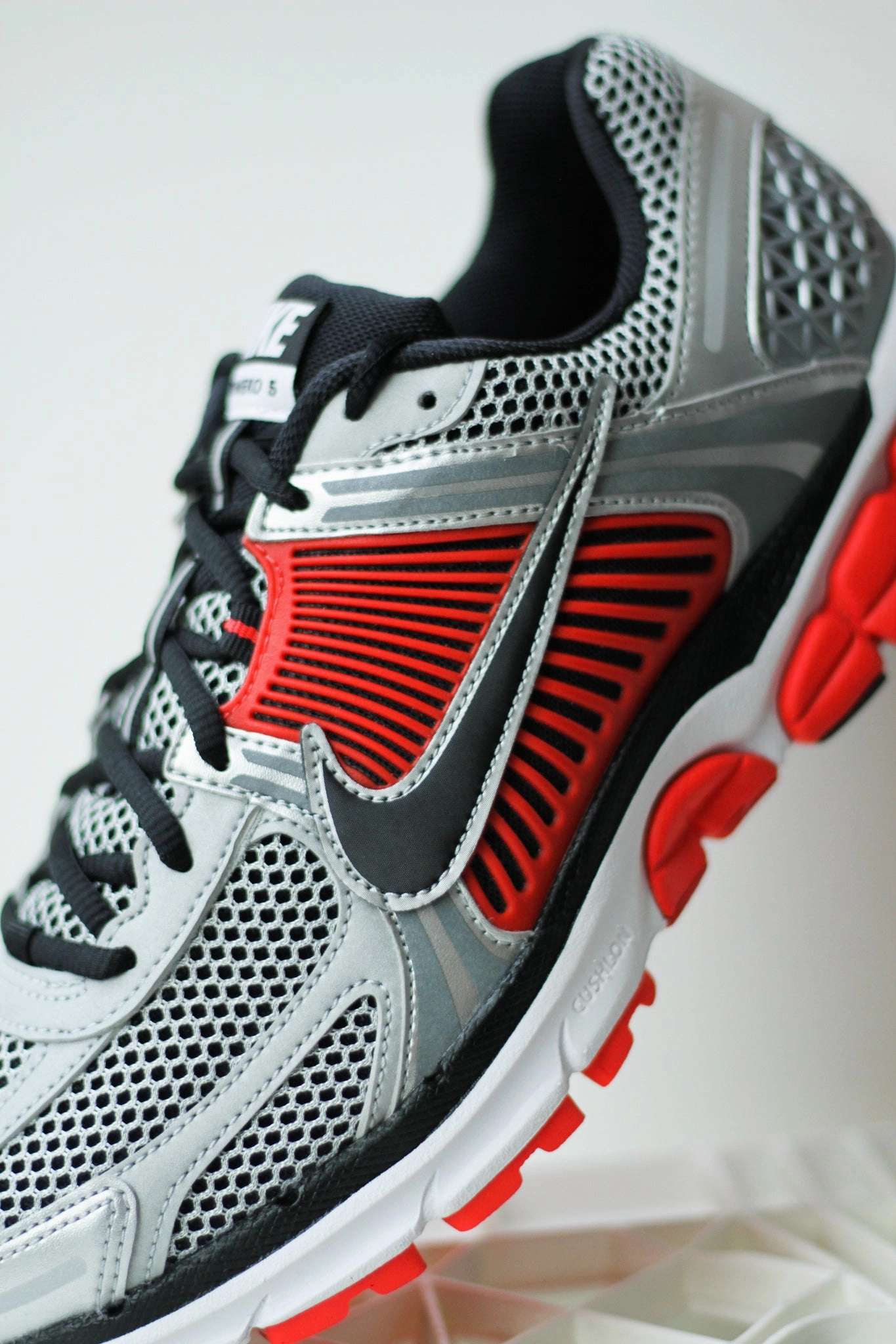 ZOOM VOMERO 5 METALLIC SILVER