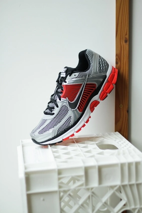 ZOOM VOMERO 5 METALLIC SILVER